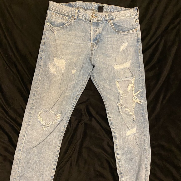 Distressed jeans - Picture 2 of 2